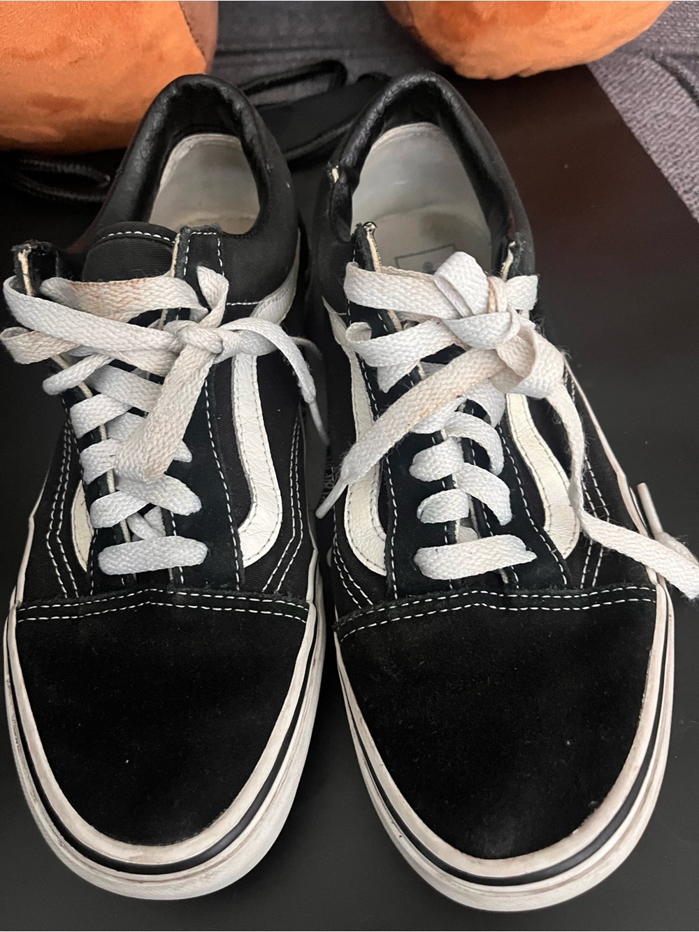 Vans Old Skool Black & White Classic Skate Shoes - Unisex Size M 6 / W 7.5